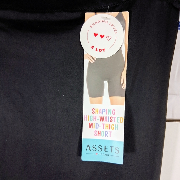 Spanx Shaping High Waisted Mid Thigh 1X Black Shorts New With Tags - Picture 6 of 8